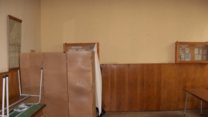 Започна изборният ден в общините Твърдица и Котел