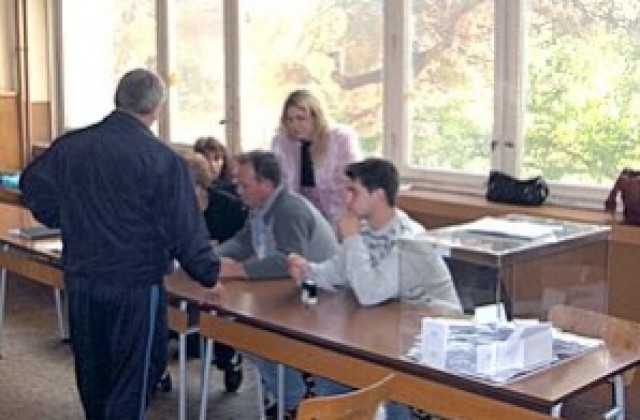 Спокойно начало на изборния ден в Новозагорско