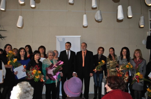 Русенски учители с награди Посланик на свободния дух в моето училище