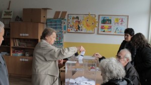 Към 13 часа избирателната активност в Търговище е 2379