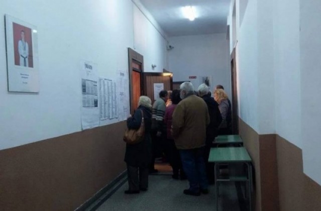 Щабовете в Дупница се атакуват с жалби за купуване на ромски гласове. Слаба активност