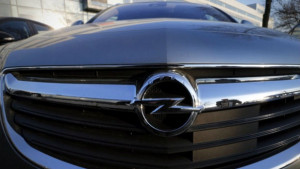 Откриха дефект в колана на част от колите Опел Мерива