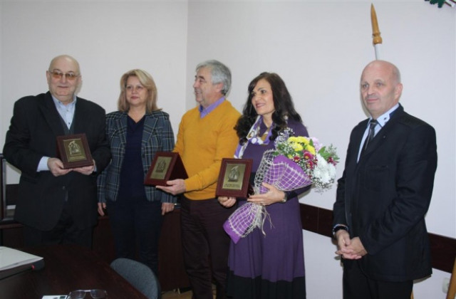 Трима получиха почетния знак на областния управител