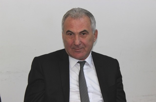 Мирослав Семов ще работи с гражданския сектор и ще подкрепя бизнеса в община Дряново