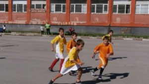 Три отбора водят в класирането на Ученическата футболна лига в