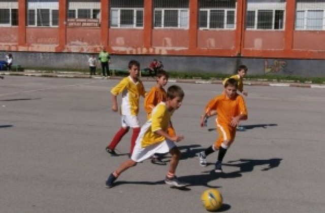 Три отбора водят в класирането на Ученическата футболна лига в Кюстендил