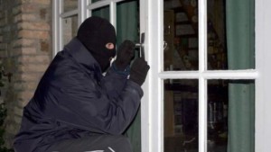 Обраха къща в центъра на Шумен липсват 1000 евро злато