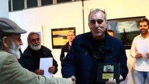 Фоторепортерът на БТА дари награда на пострадало от наводненията семейство