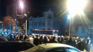 Полицаи се събраха на спонтанен протест в Пловдив СНИМКИ