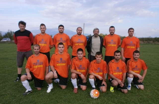 Руен- Богослов спъна лидера ФК Кюстендил