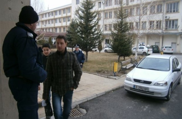 Митинг пред Областната полицейска дирекция