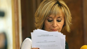 Мая Манолова в Бургас