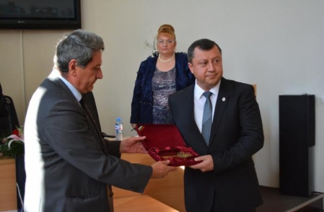 Инж. Емануил Манолов си  постави три задачи в първия ден от втория си мандат