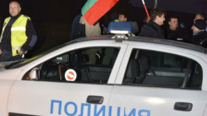 Край Плевен се събраха на протест стотици полицаи