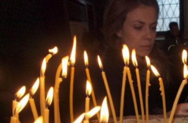 Пускат допълнителни автобуси в Шумен за Задушница