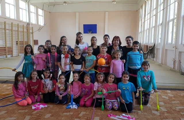 „Готините баби - втори на Гимнастрада 2015