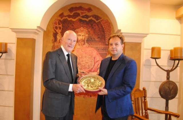 Даниел Панов се срещна с бившия премиер Симеон Сакскобургготски