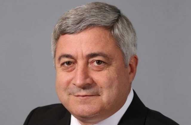Предлагат проф. Белоев за председател на местния парламент