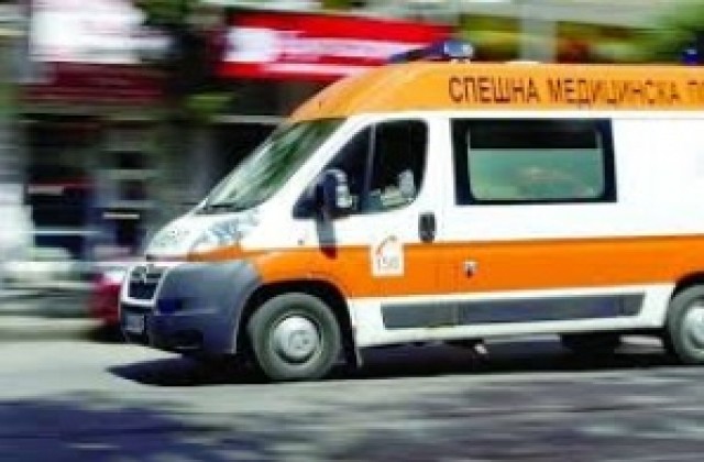 Верижна катастрофа край Сандрово, водач е ранен