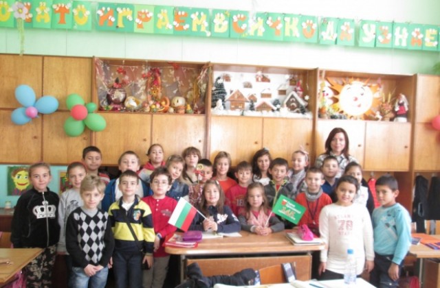 Пътя на писмото проследиха второкласници от СОУ „Вичо Грънчаров”