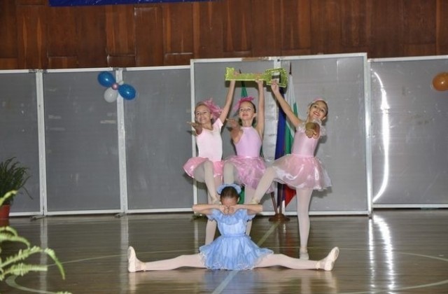България танцува в Димитровград с 9 национални стипендии
