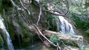 Продължава спасителната операция в района на Крушунските водопади