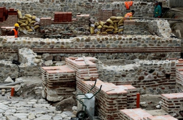 Няма да се изграждат арки на територията на музея на открито на Ларгото