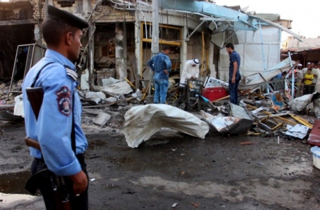 Девет жертви на три взрива в Багдад