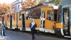 Тежка катастрофа между трамваи в столицата