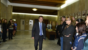 Общинарите изненадаха Даниел Панов и му пожелаха да пише златна