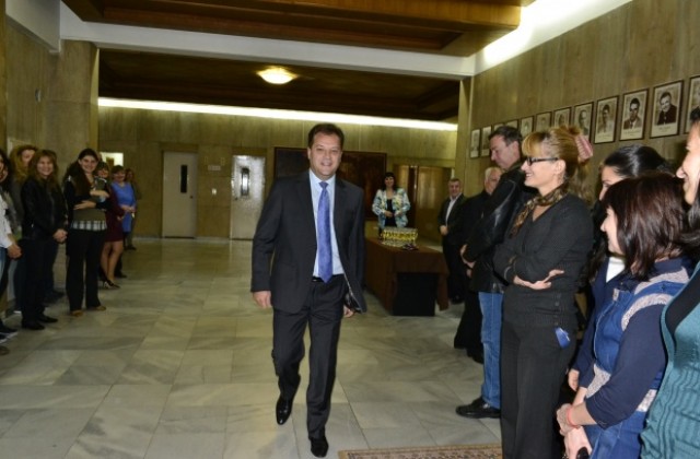 Общинарите изненадаха Даниел Панов и му пожелаха да пише златна история на Велико Търново