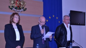 Кметът на община Казанлък Галина Стоянова общинските съветници и кметовете