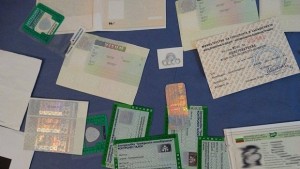 Двама мъже се изправят пред съда заради фалшиви документи трети
