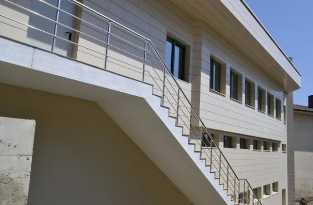 Чуждестранни сайтове отбелязаха обновяването на Комплексния онкологичен център