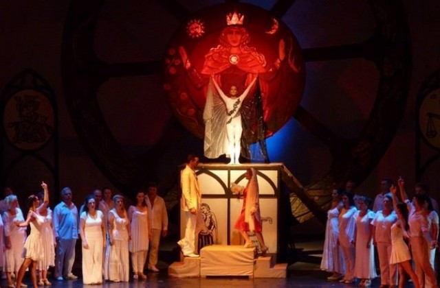 „Кармина Бурана” и „Болеро” завладяват Операта