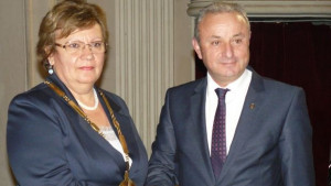 Корнелия Маринова пое управлението на Ловеч