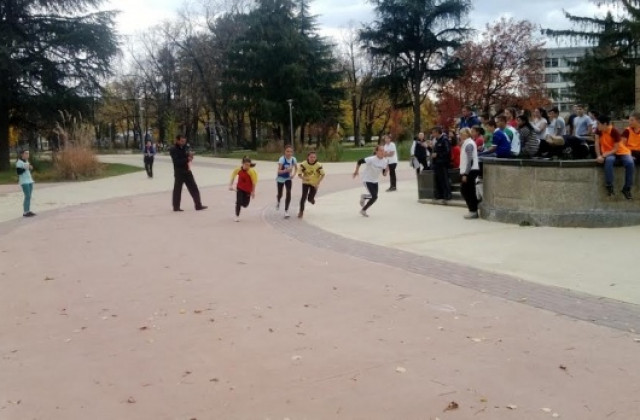 207 ученици участваха в щафетното бягане за наградите на Община Казанлък