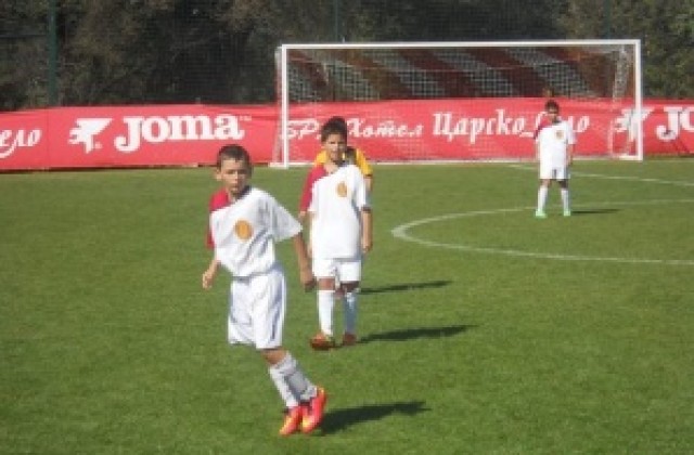 Победа, равен и загуба за малките таланти на ФК Велбъжд