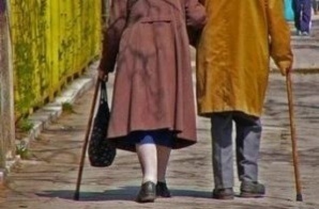 Отпускат по 40 лв. коледни добавки за половината пенсионери
