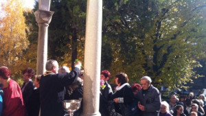 Стотици запалиха свещ в храм паметник Свети великомъченик Мина