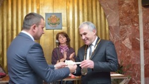 Да загърбим битките и да работим усърдно за благоденствието на