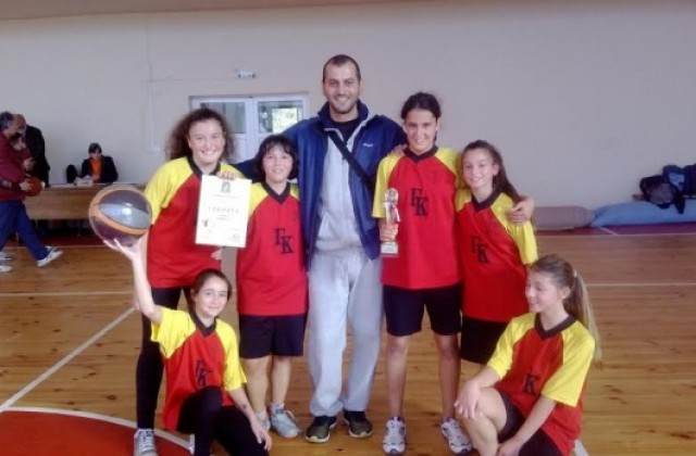 Приключи общинското състезание по баскетбол за момичета 5-7 клас