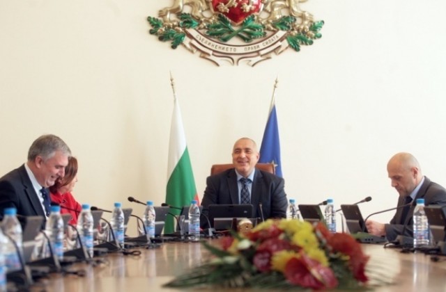 Отпускат по 40 лв. коледни добавки за половината пенсионери