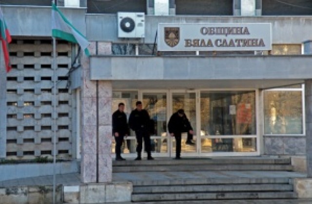 Заклеха се общинските съветници и кмета в Бяла Слатина