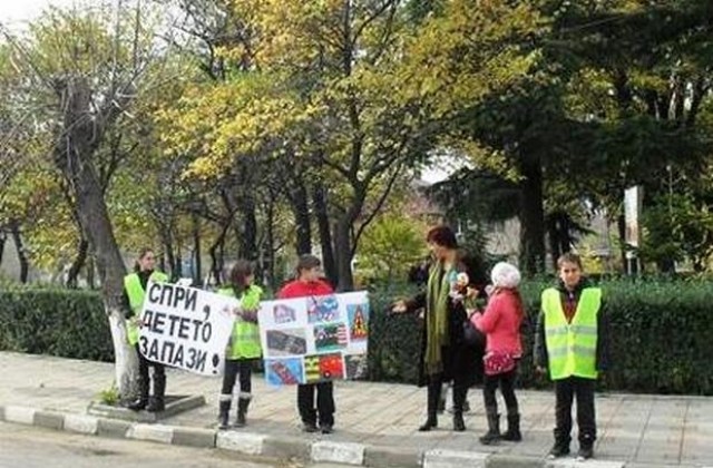 Поморийци в памет на жертвите на пътя