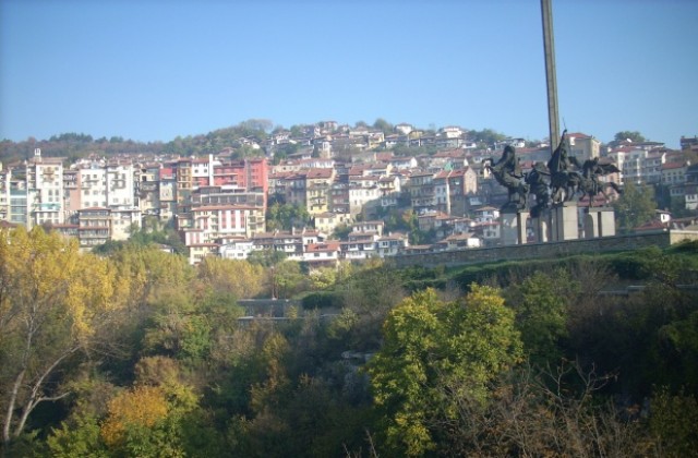 Средната работна заплата във Велико Търново се повишава