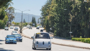 Полицай спря Google автомобил без шофьор за пониска скорост