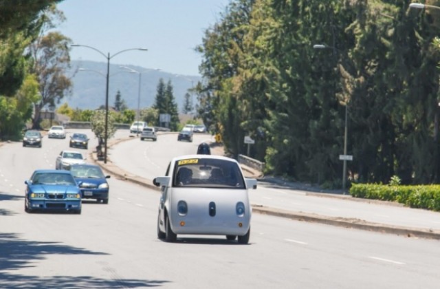 Полицай спря Google автомобил без шофьор за по-ниска скорост