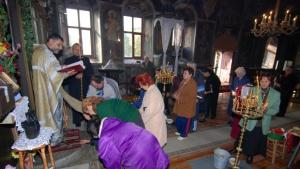 Започват Коледните пости