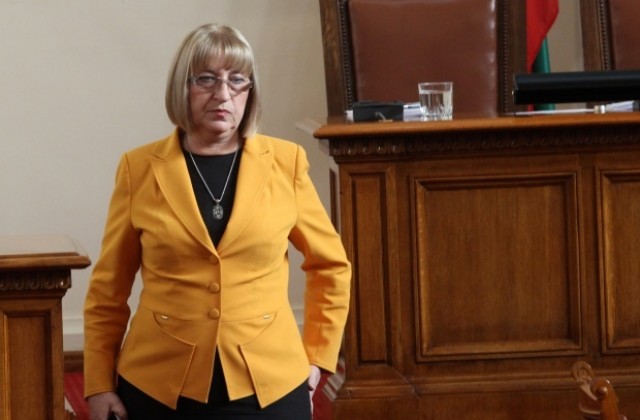 Цачева: Европа има нужда от обща политика срещу тероризма и бежанската вълна